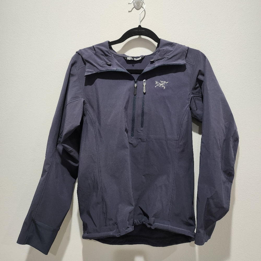 Arc’teryx gamma SL anorak size women’s small in black sapphire (navy)